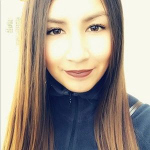 Meet your Posher, Liz